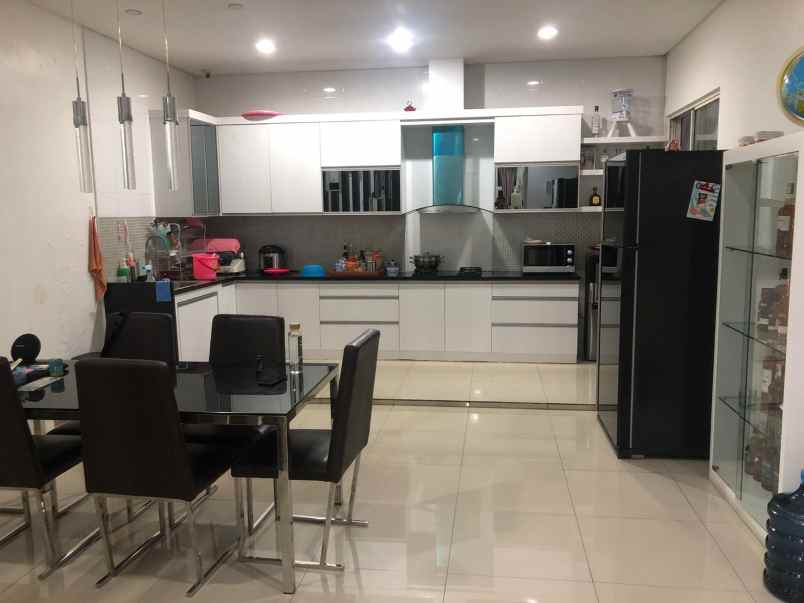 rumah puri mansion jak bar