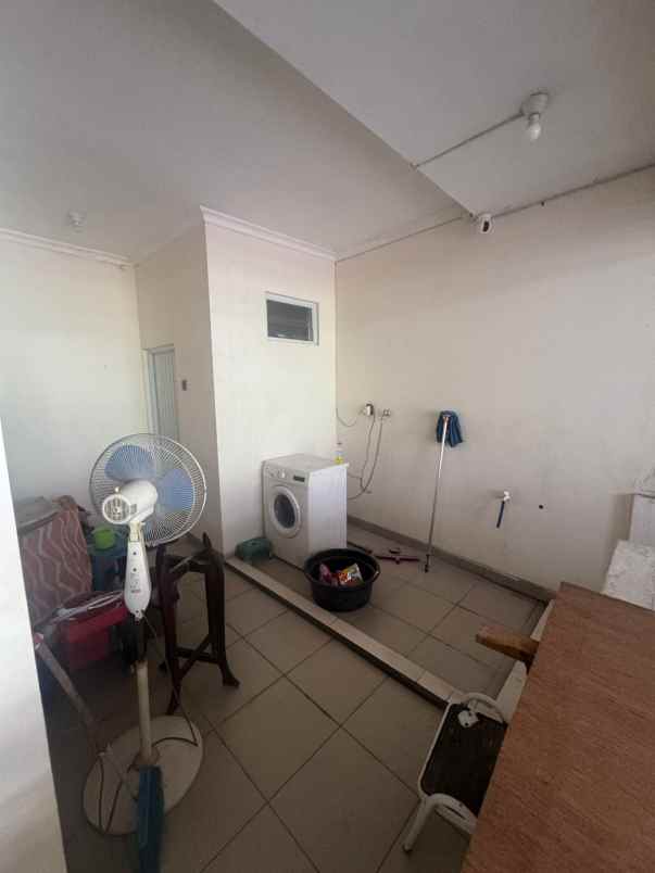 rumah second dalam komplek di rawamangun jaktim