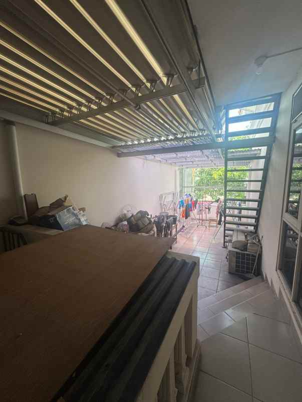 rumah second dalam komplek di rawamangun jaktim