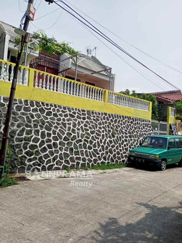 rumah shm luas di beji depok rihlin