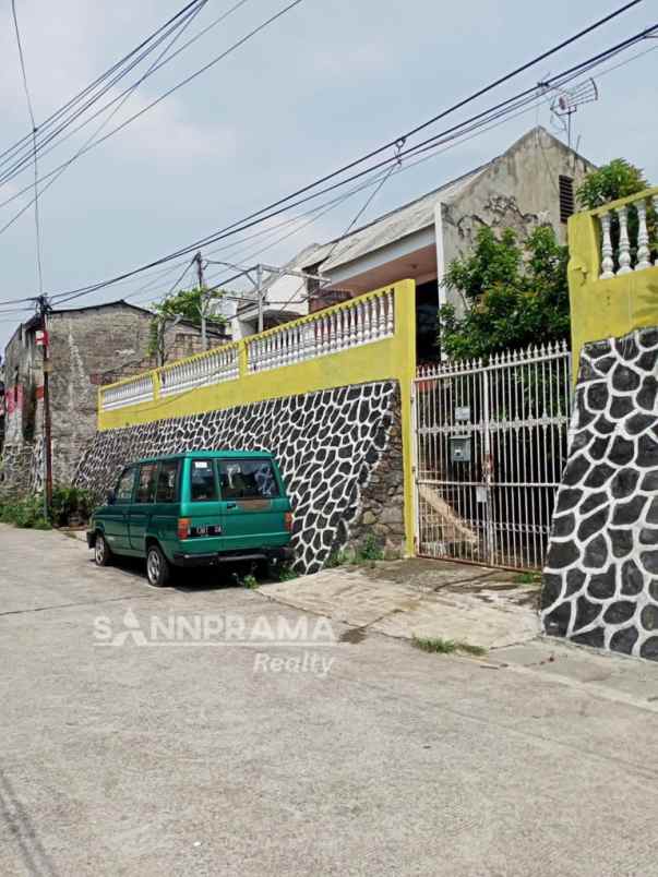 rumah shm luas di beji depok rihlin