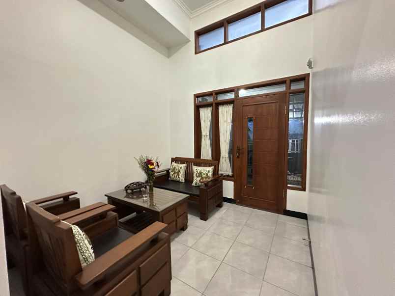 rumah siap huni 1 5 lantai dekat borma permana