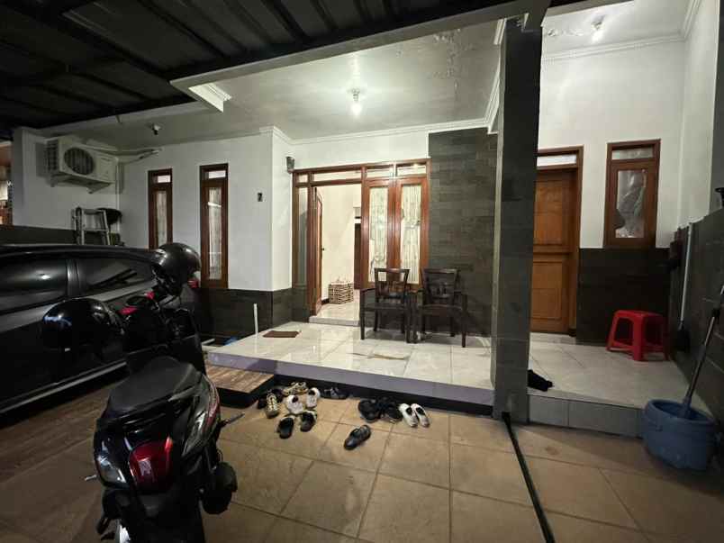 rumah siap huni 1 5 lantai dekat borma permana