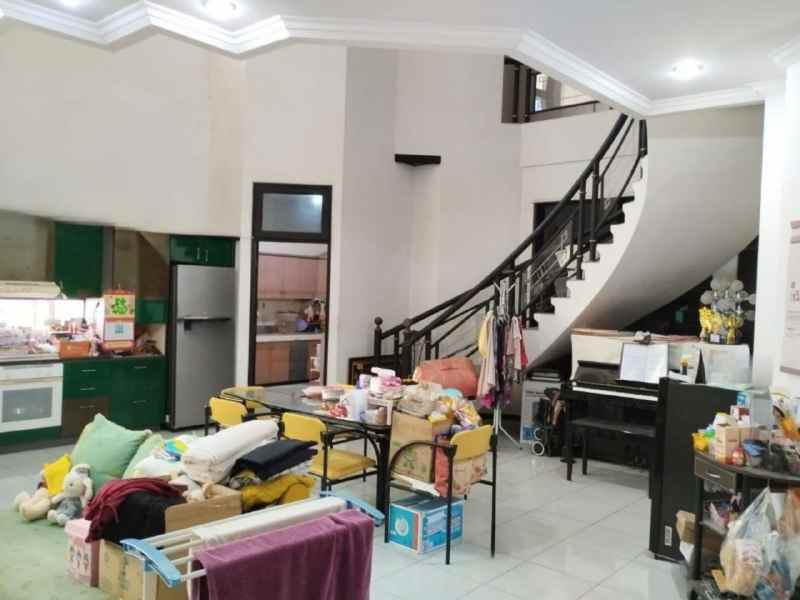 rumah siap huni 12x25 raya sutorejo surabaya timur
