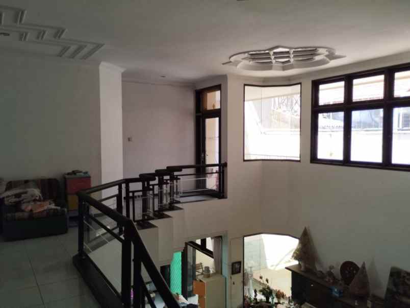 rumah siap huni 12x25 raya sutorejo surabaya timur