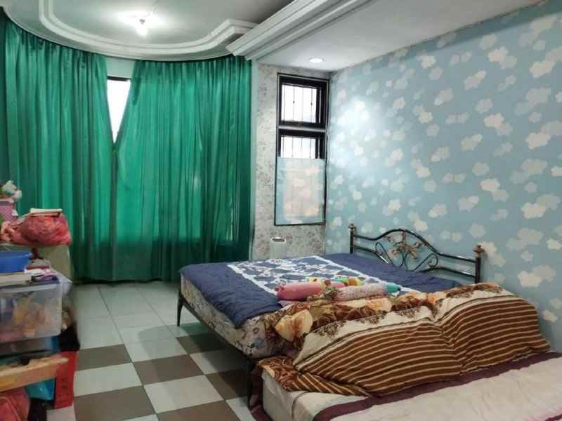 rumah siap huni 12x25 raya sutorejo surabaya timur