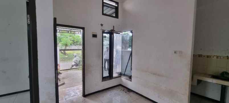 rumah siap huni posisi hook lokasi kota malang