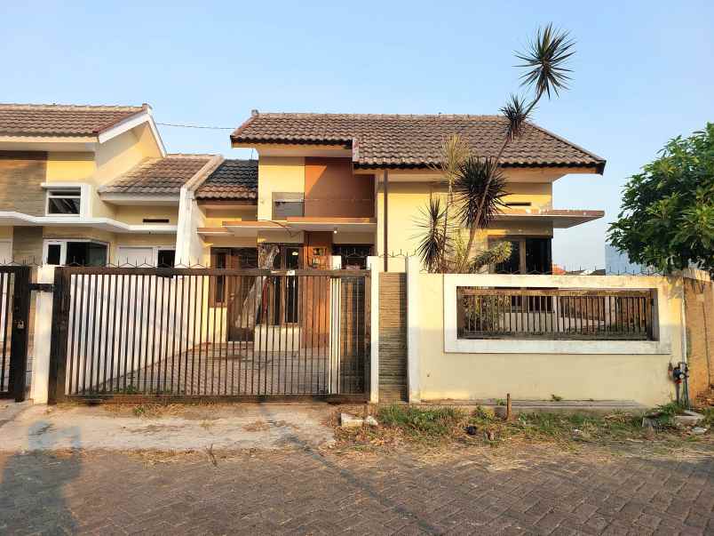 rumah siap huni posisi hook lokasi kota malang