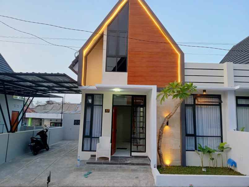 rumah siap huni tempat strategis