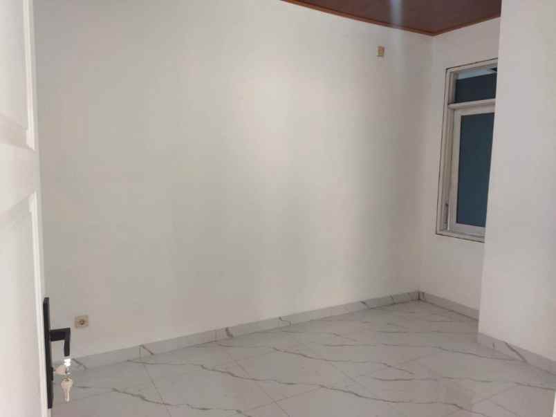 rumah sudah renovasi dibukit golf riverside cibubur