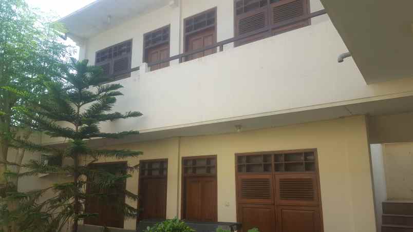 rumah tepi jalan sunan ampel