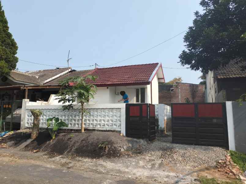 rumah villa dekat exit toll sawojajar di cemorokandang