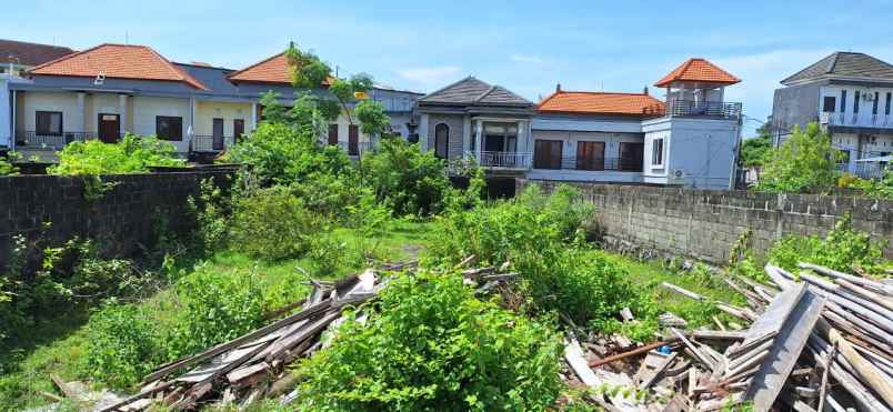 tanah dekat puja mandala dan siligita nusa dua bali