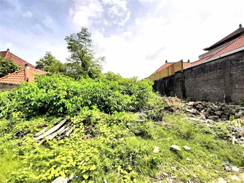 tanah di jalan gunung salak dekat ke seminyak bali