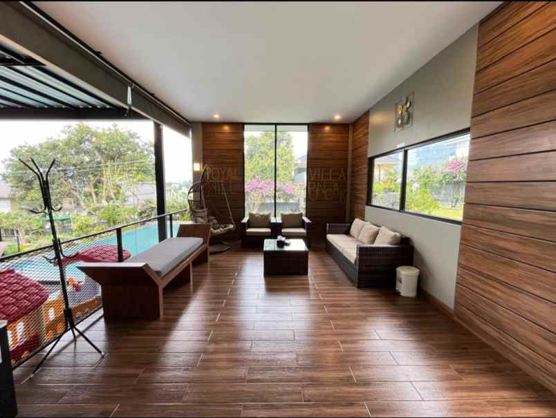 villa mewah di cisarua kabupaten bogor