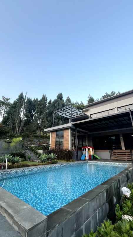 villa mewah di cisarua kabupaten bogor