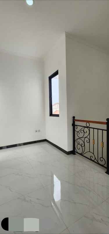 white orchid tanahbaru rumah mewah dekat jaksel