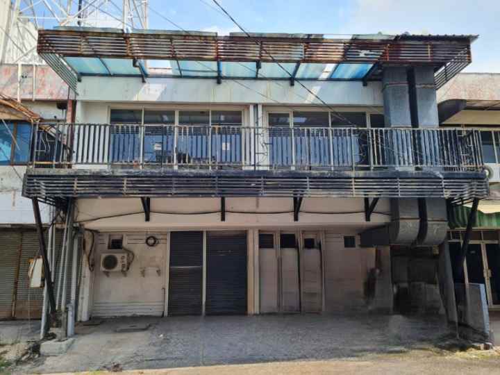 3 ruko connecting jadi 1 di mayjend sungkono 2 lantai