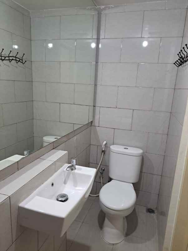 amor tower a lantai 5 favorite view pool full furnish