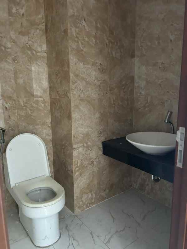 apartemen grand sungkono lagoon surabaya barat