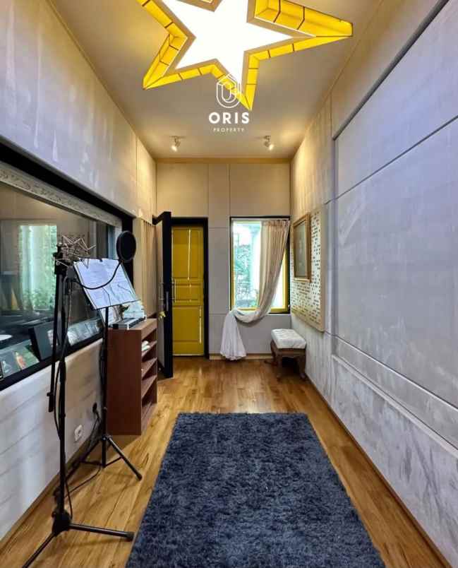 dijjual rumah mewah nyaman dan aman jagakarsa