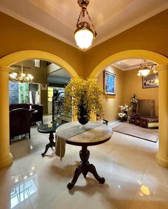 dijjual rumah mewah nyaman dan aman jagakarsa