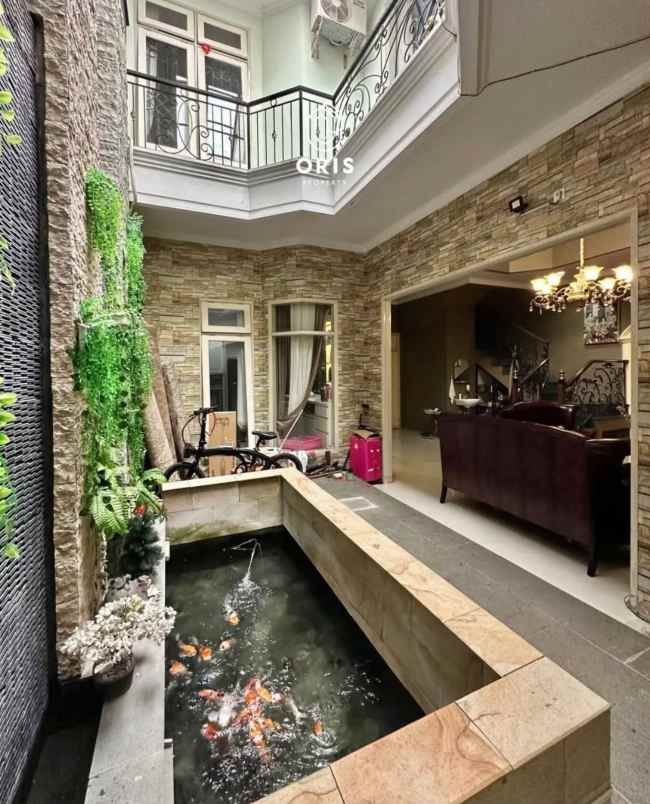 dijjual rumah mewah nyaman dan aman jagakarsa
