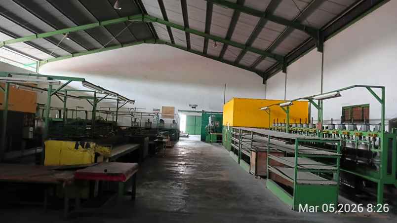 dijual exs pabrik bola di jln raya setu bekasi