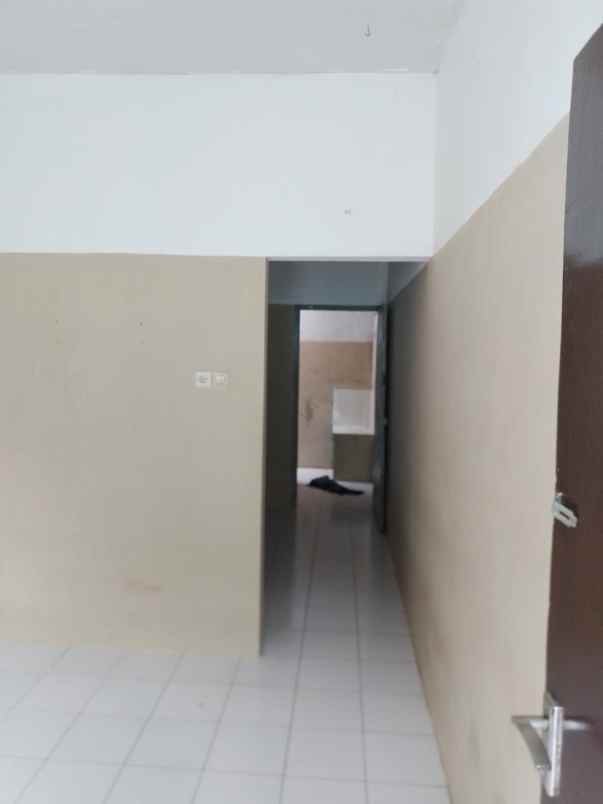 dijual kontrakan 4 pintu akses r4