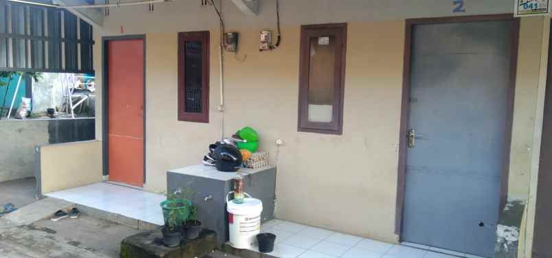 dijual kontrakan 4 pintu akses r4