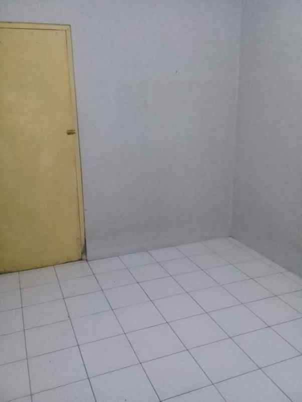 dijual kontrakan 4 pintu akses r4