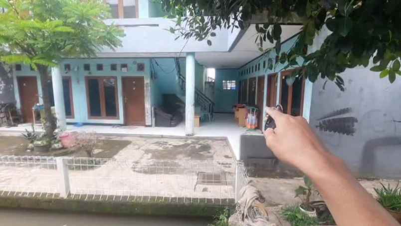 dijual kost dijual rumah 2 lantai ada