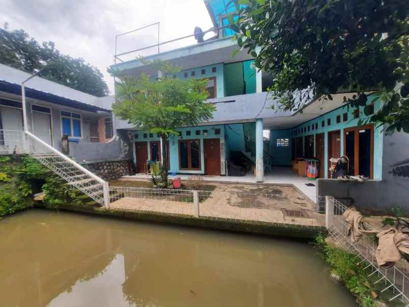 dijual kost dijual rumah 2 lantai ada