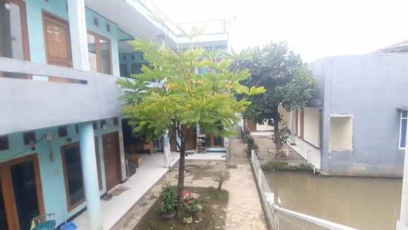 dijual kost dijual rumah 2 lantai ada