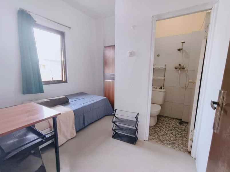 dijual kost jl tomang tinggi tomang