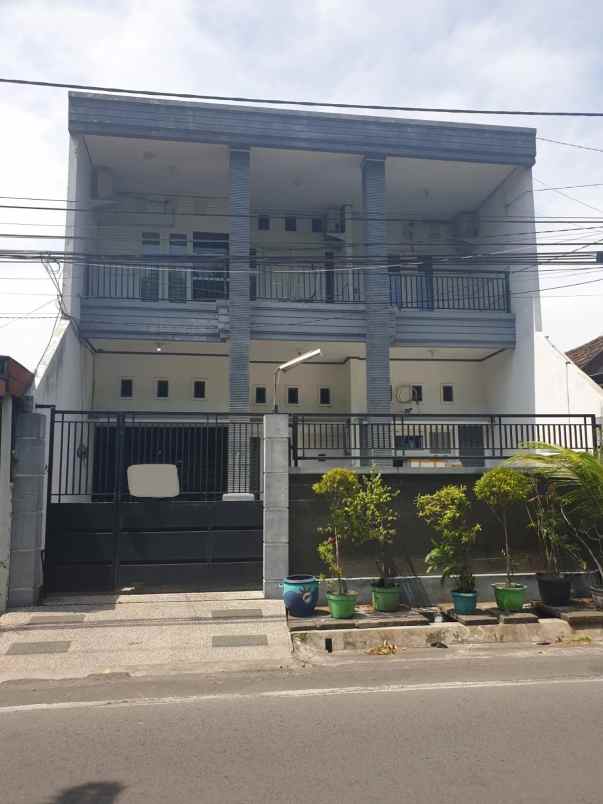dijual kost ngagel tirto