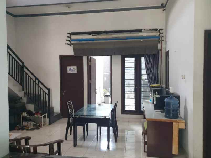 dijual kost ngagel tirto