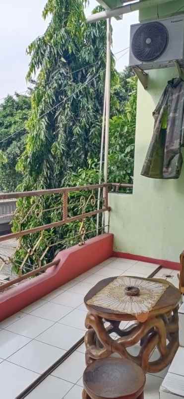 dijual kost utan kayu
