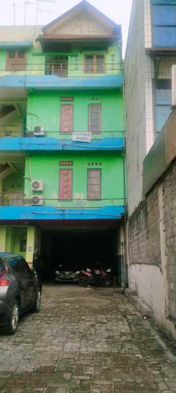dijual kost utan kayu