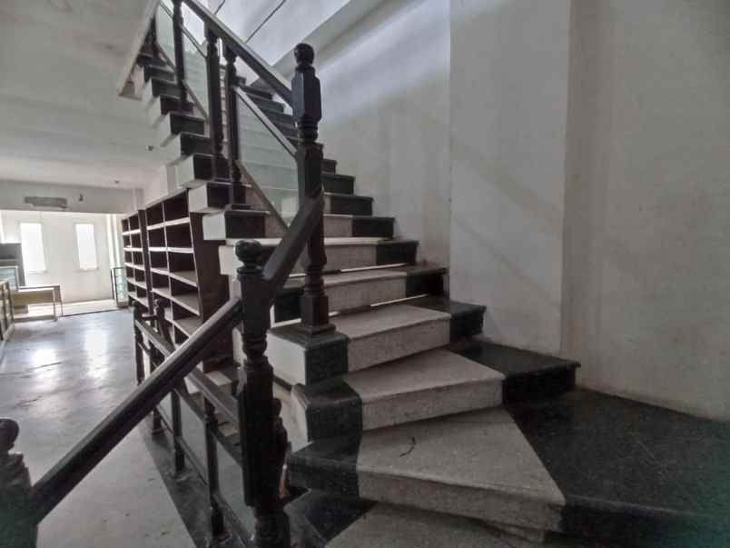 dijual ruko gudang kantor darmo permai utara