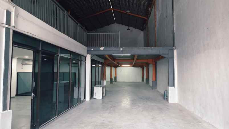 dijual ruko gudang kantor kedinding