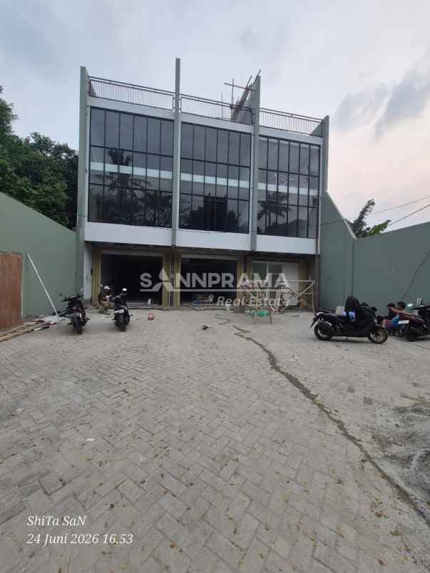 dijual ruko siap huni di jl raya pramuka mampang depok