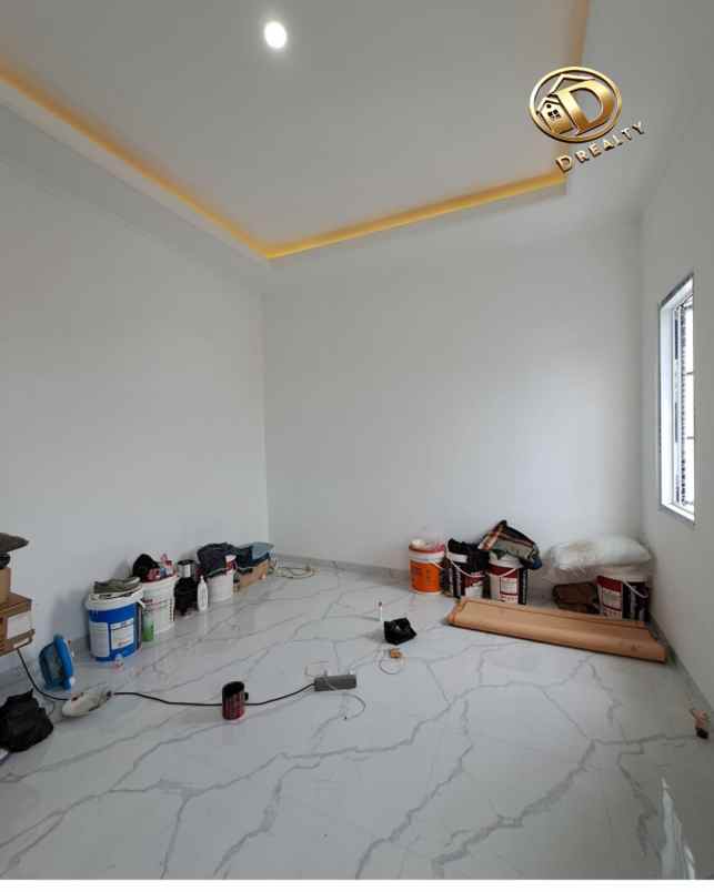 dijual rumah 2 lantai 900 an juta di cipedak jagakarsa