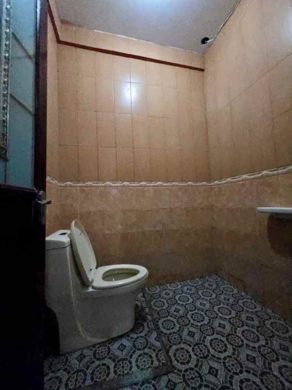 dijual rumah 2 lantai kayuringin jaya