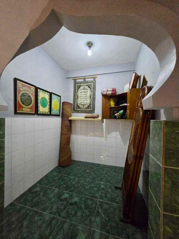 dijual rumah 2 lantai kayuringin jaya