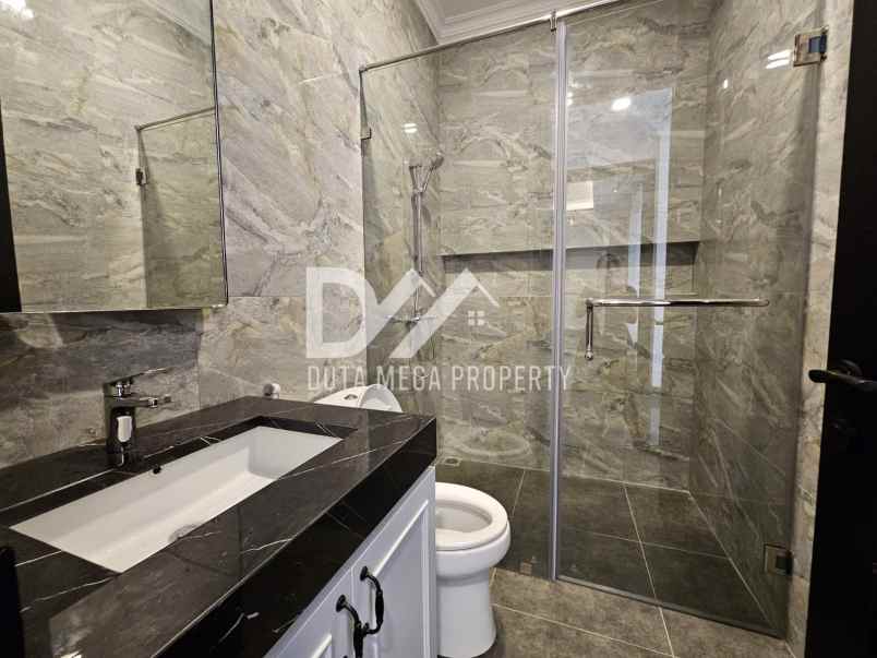 dijual rumah american classic di bintaro