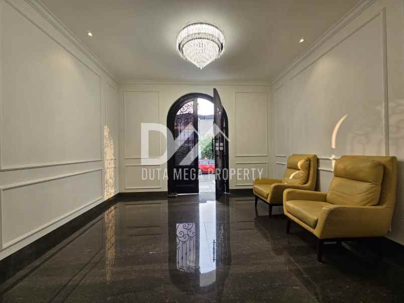 dijual rumah american classic di bintaro