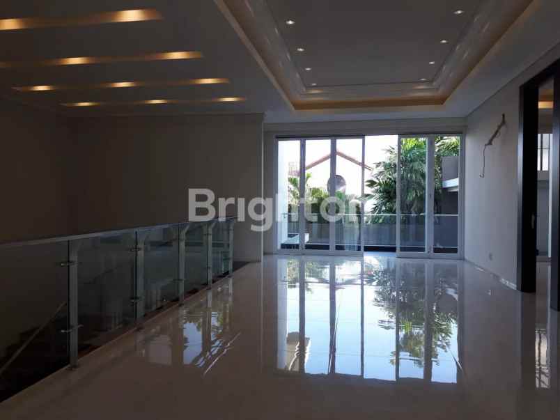 dijual rumah araya