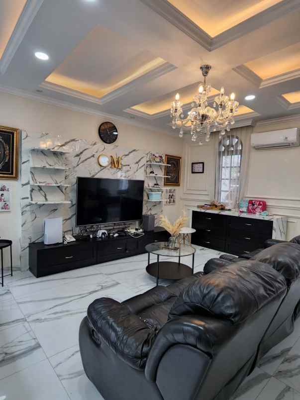 dijual rumah arcamanik