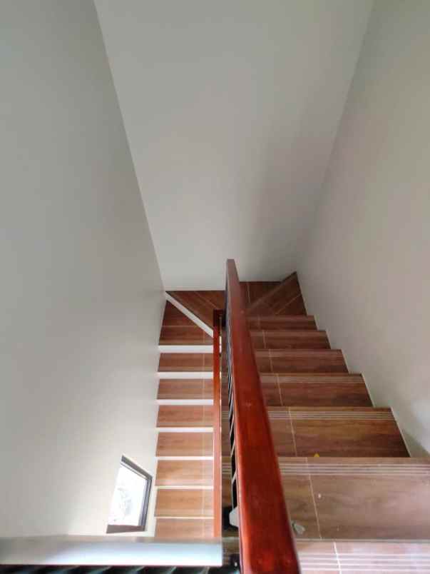 dijual rumah bambu apus jaktim